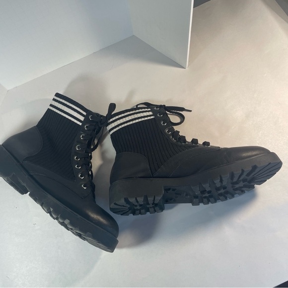 Steve Madden Holten black combat sock boot size 11, sporty, edgy, ultra-cool. - Picture 3 of 10